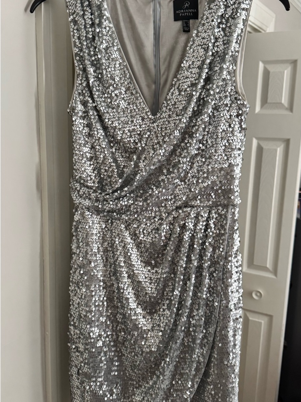Adrianna Papell Silver Sequin Draped V-Neck Midi Dress Comfortable Fits like 6/8